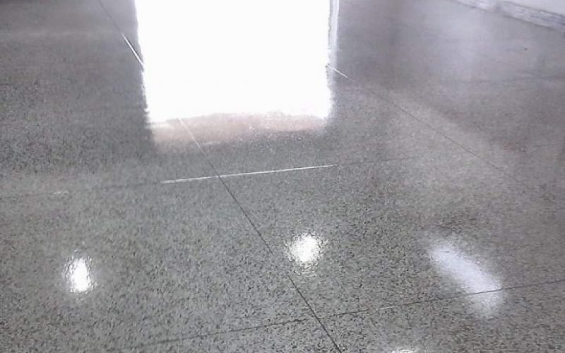 Limpeza de Pisos em Granilite 